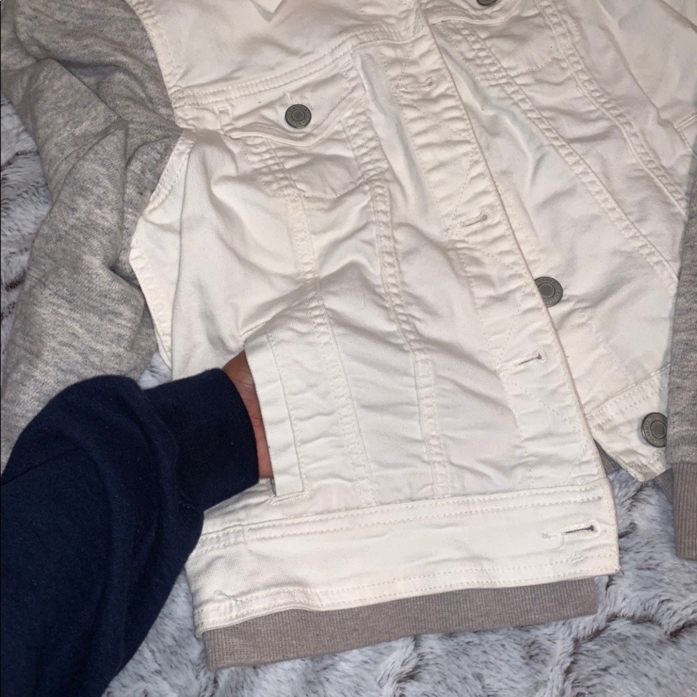 American Eagle Outfitters denim jacket - Picture 2 of 4